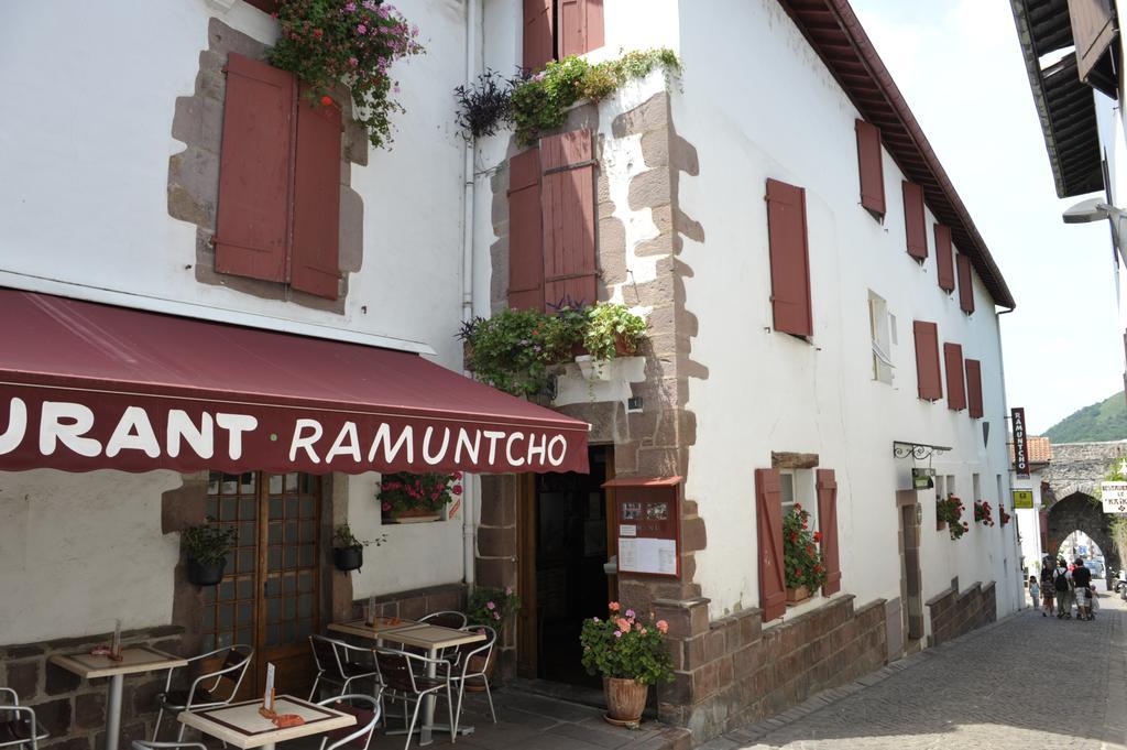 Hostel Ramuntcho Saint-Jean-Pied-de-Port Bagian luar foto