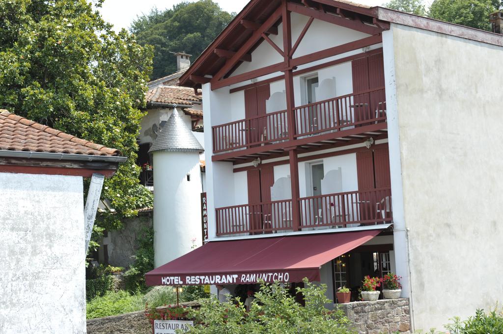 Hostel Ramuntcho Saint-Jean-Pied-de-Port Bagian luar foto
