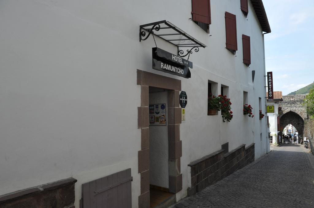 Hostel Ramuntcho Saint-Jean-Pied-de-Port Bagian luar foto