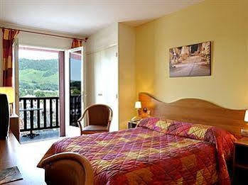 Hostel Ramuntcho Saint-Jean-Pied-de-Port Bagian luar foto